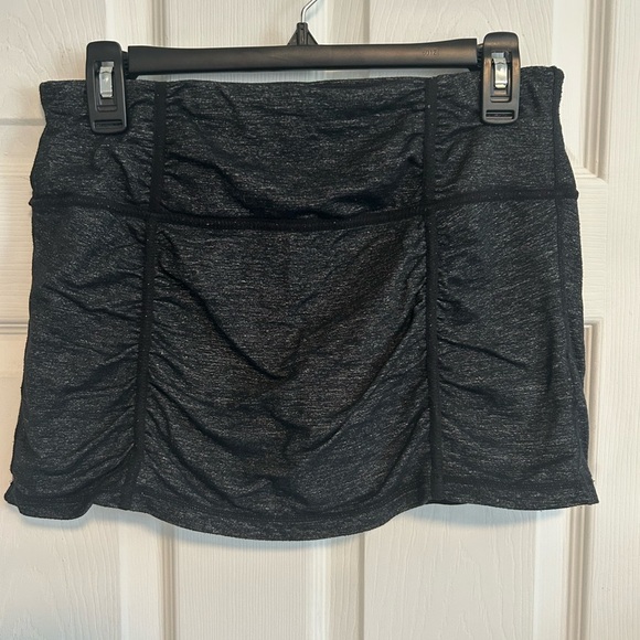 ATHLETA Women's Metallic Black Gathered STRETCH Skirt/Skort ~ Sz Medium - Picture 1 of 4